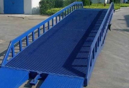 移動登車橋進行作業(yè)的時候，要注意什么呢？